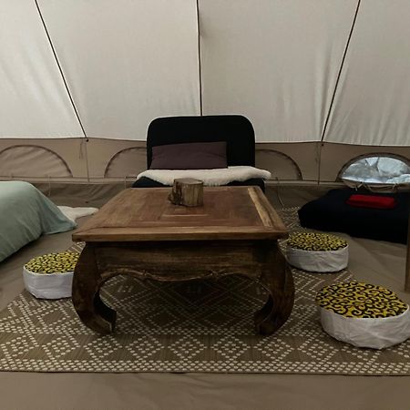 Grande Tente Tipi En Pleine Foret Burzet Ngoại thất bức ảnh